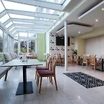 Ana Panorama, Trademark Collection By Wyndham Hotel