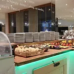 Ana Panorama, Trademark Collection By Wyndham Hotel